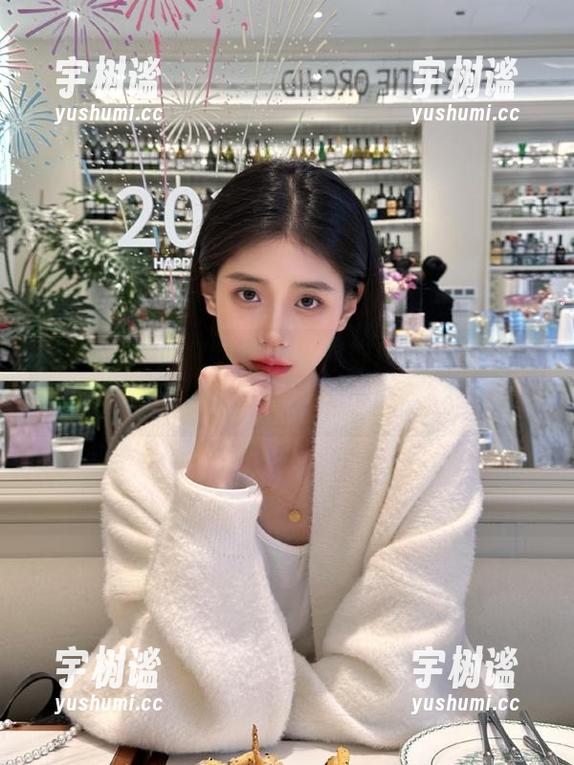 五一吃瓜 娜娜视频带你穿越:五一吃瓜的混乱时刻!