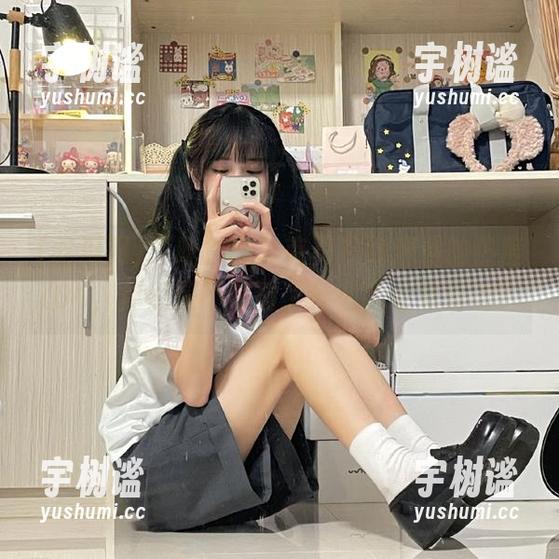 “吃瓜网”首页在线观看的热度704，你们是不是看了什么我没看到的？