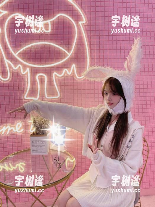 聚光灯下的资源，zztt35.ccm黑料不打烊，竟让我心痒痒
