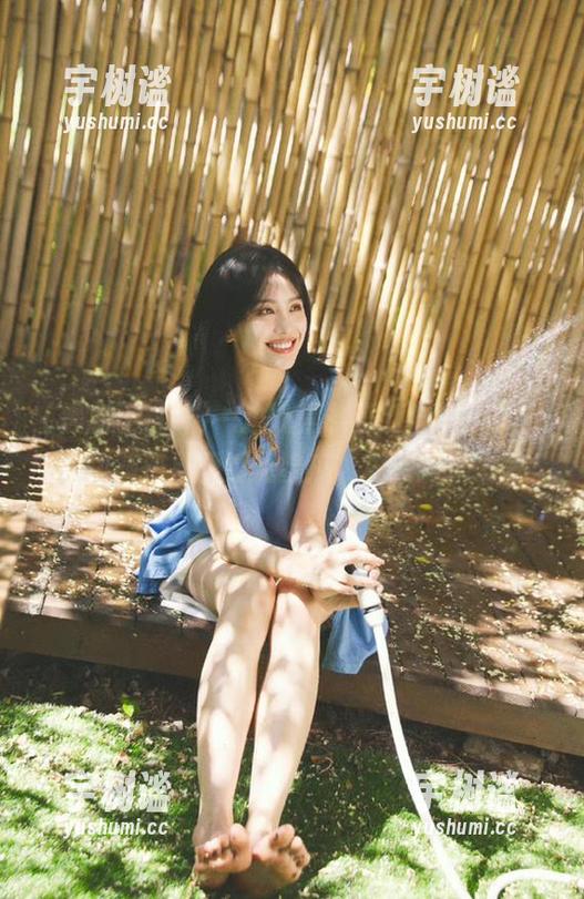 一边刷黑料不打烊网页版，一边脑海里飘过无数瓜，更新持续发酵