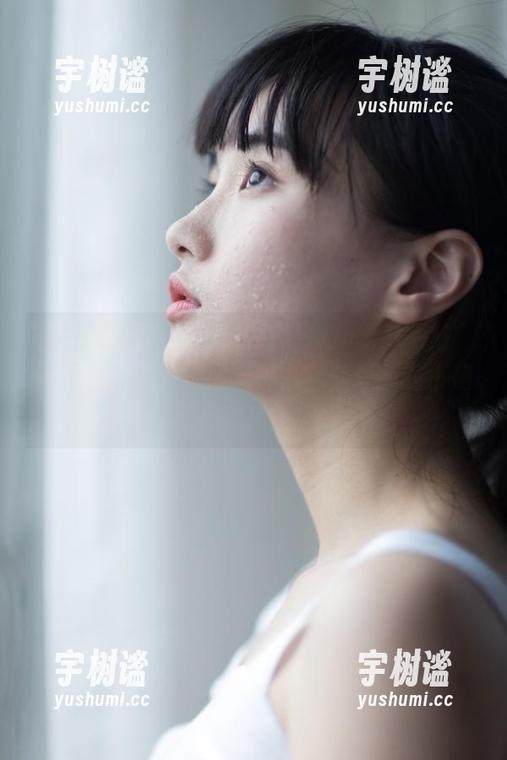 在线蹲“黑料吃瓜网站”网页，我突然觉得这种八卦就是我的小确幸呢。