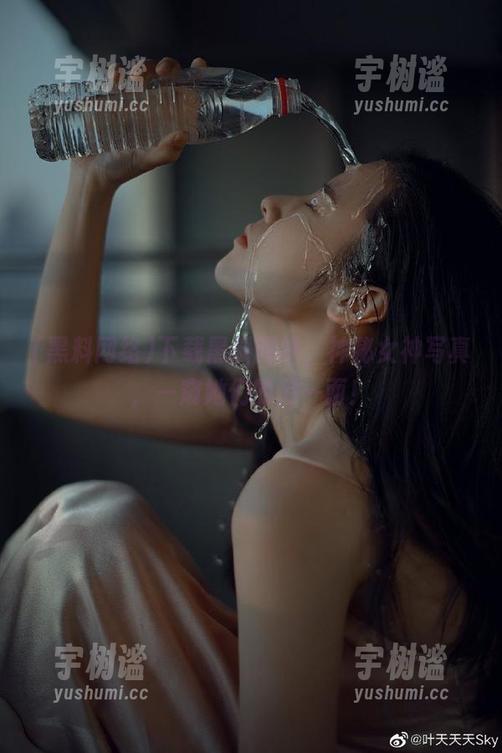 黑料网络 下载黑料网络,神秘女神写真,一窥她们的另一面!